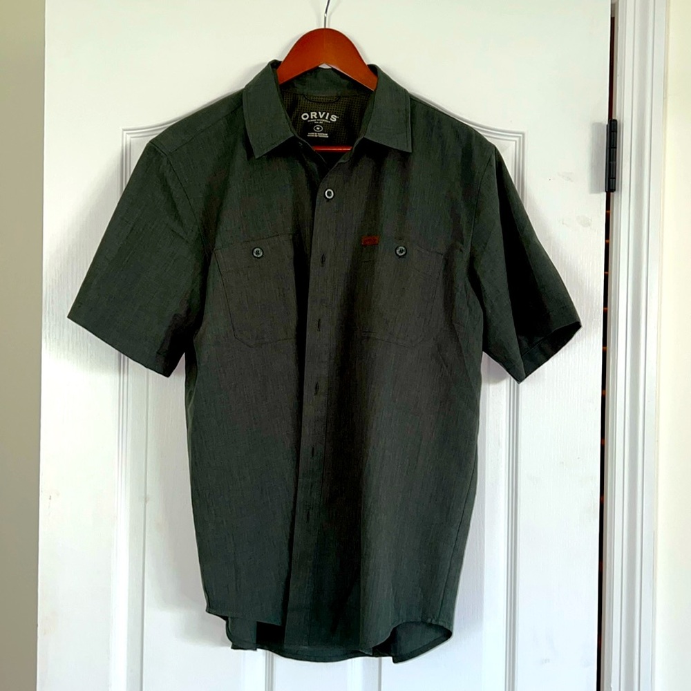 Orvis men’s medium button up tech shirt. Forrest green.